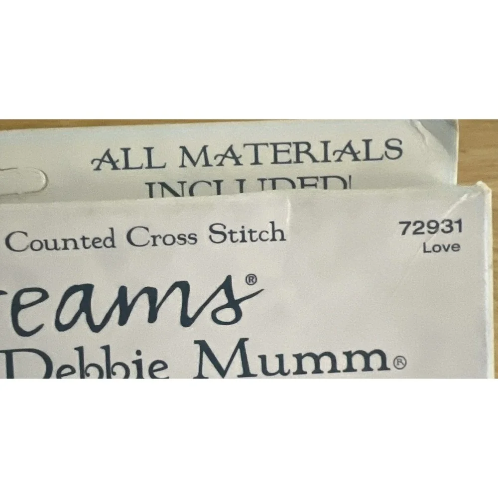New Dimensions Daydreams‎ Debbie Mumm LOVE Cross Stitch Kit 72931 8x8